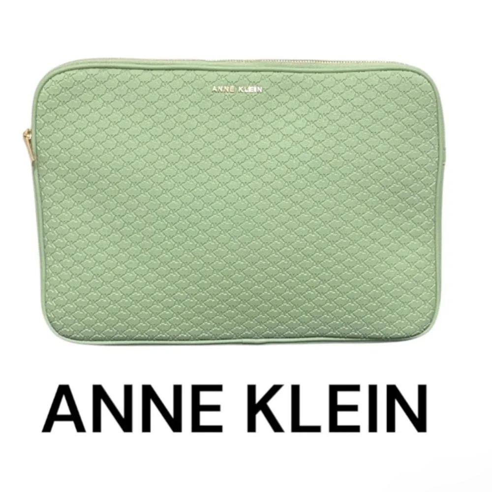 New authentic Anne Klein designer signature logo zippered laptop case